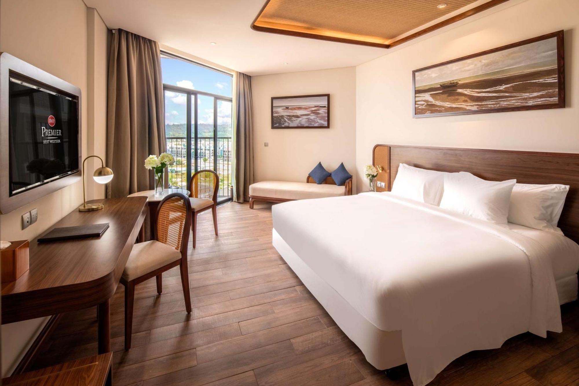 Deluxe King Room,1714105181:JPEG
