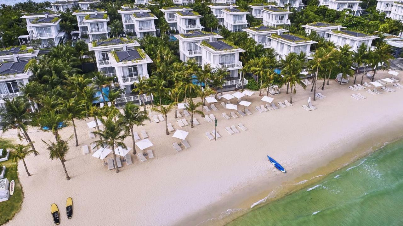 Three-Bedroom Beachfront Villa with Private Pool,807203199:JPEG